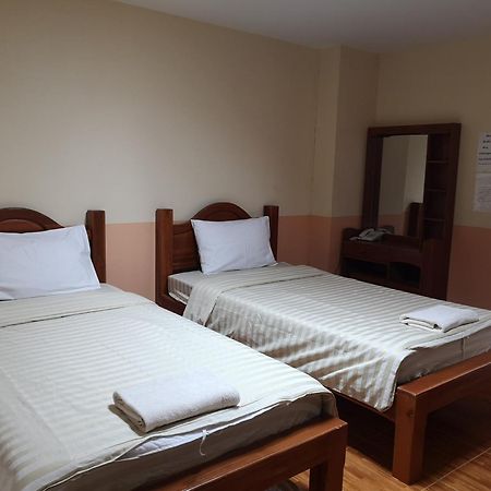 Sab Suwarn Mansion Hotell Suphanburi Exteriör bild