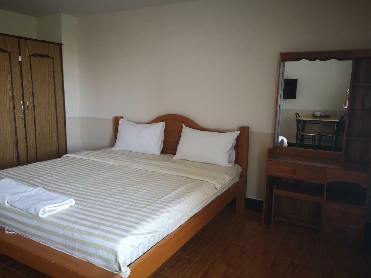 Sab Suwarn Mansion Hotell Suphanburi Exteriör bild