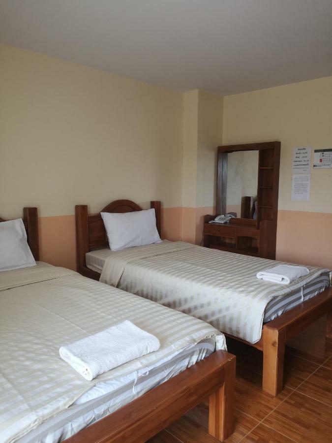 Sab Suwarn Mansion Hotell Suphanburi Exteriör bild